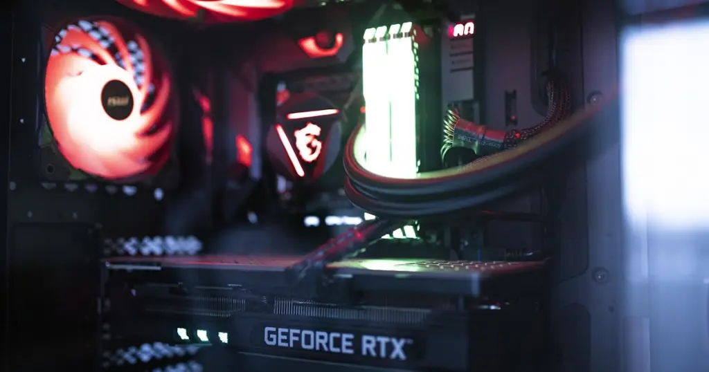 AMD Ryzen 7 7700X və Intel i7 13700K ilə Müqayisə