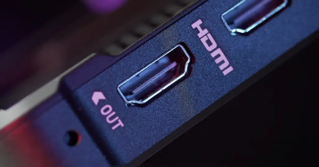 Ana Platada HDMI 2.1 və DisplayPort 1.4 Video Çıxışları